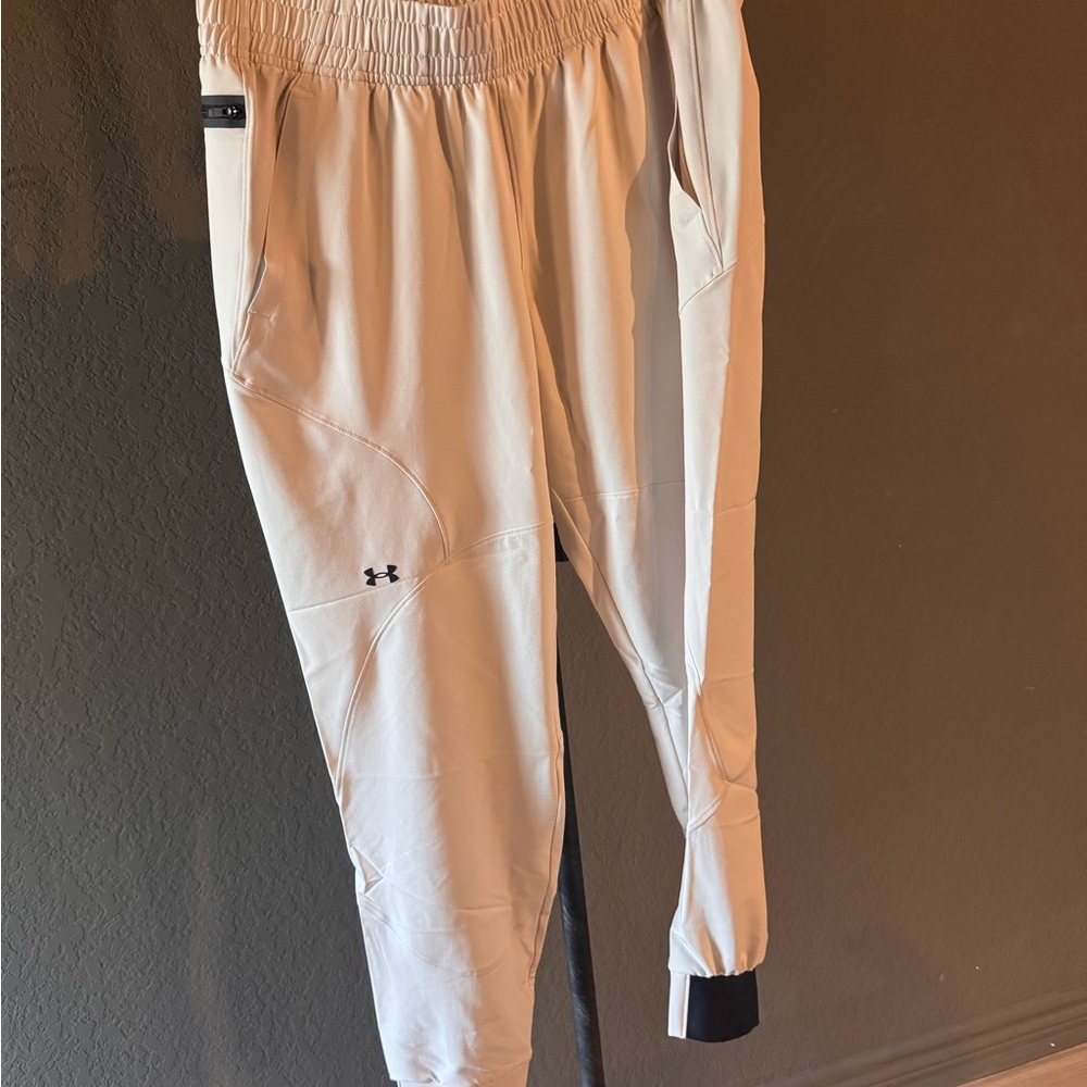 Jogger - Picture 5 of 9